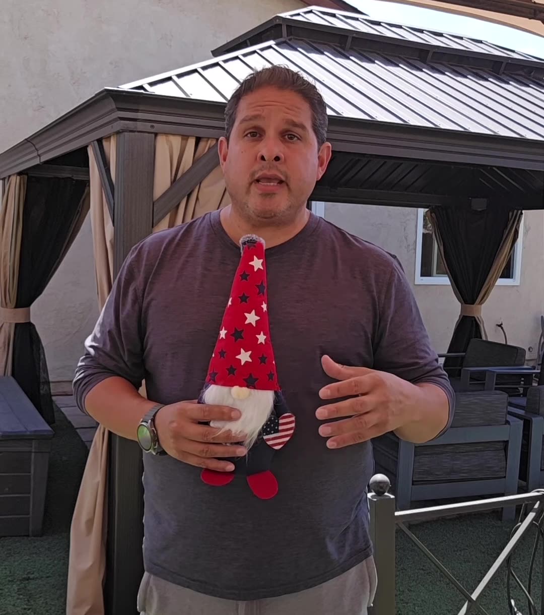 John on day 3 of the 90 day water fast, talking to the camera in his backyard